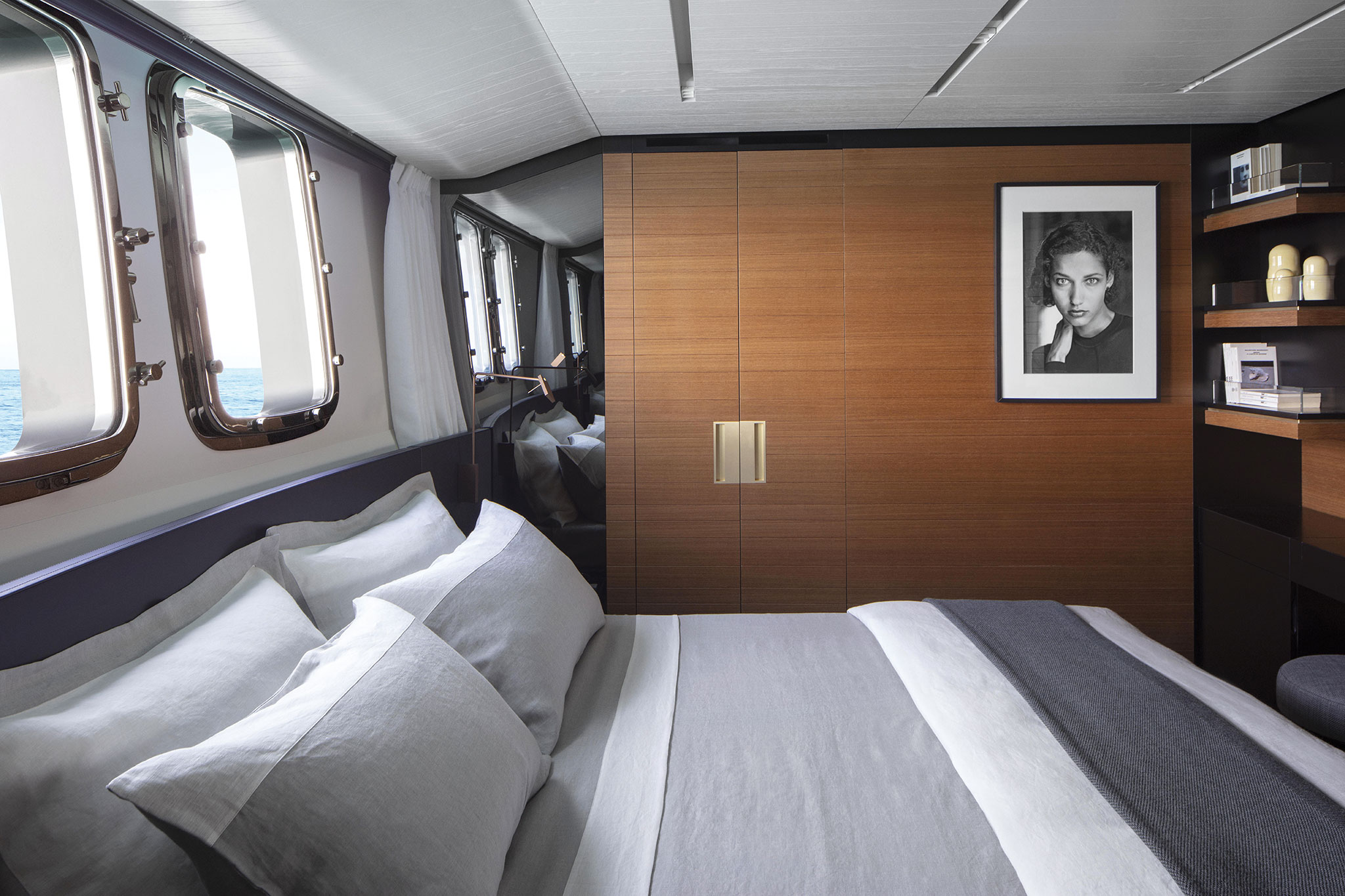 21-Sanlorenzo-SL102-lower-deck-bow-vip-room-photo-Fernando-Lombardi-yachts-france-171
